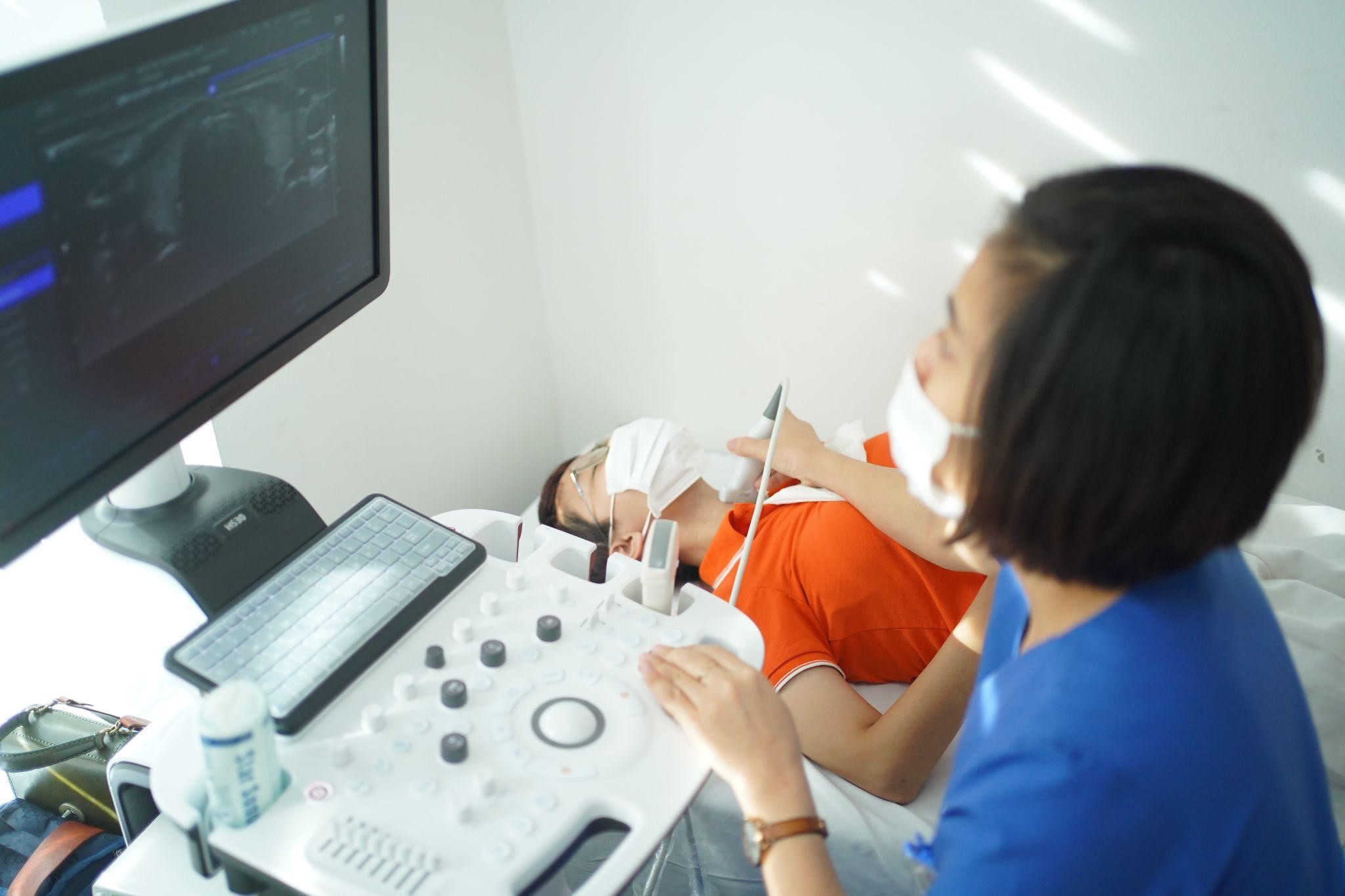 Bước 5: Kh&aacute;m cận l&acirc;m s&agrave;ng kh&aacute;c v&agrave; thực hiện c&aacute;c kỹ thuật chẩn đo&aacute;n h&igrave;nh ảnh (chụp X-quang, si&ecirc;u &acirc;m).
