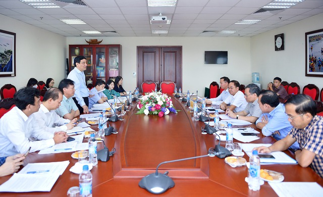 Chủ nhiệm Ủy ban Văn hóa, Giáo dục Nguyễn Đắc Vinh phát biểu tại cuộc Pg88hi Thể Thao, Bóng Đá, Casino, Nổ Hũ, Xổ Số với Bộ Nội vụ - Ảnh: QH