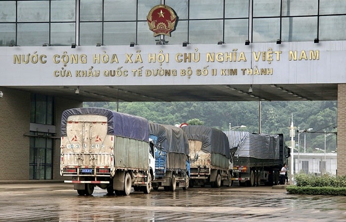 Việc chống dịch nghiêm ngặt và kéo dài của Trung Quốc đã ảnh hưởng nhiều tới xuất nhập khẩu hàng hóa qua các cửa khẩu đường bộ 