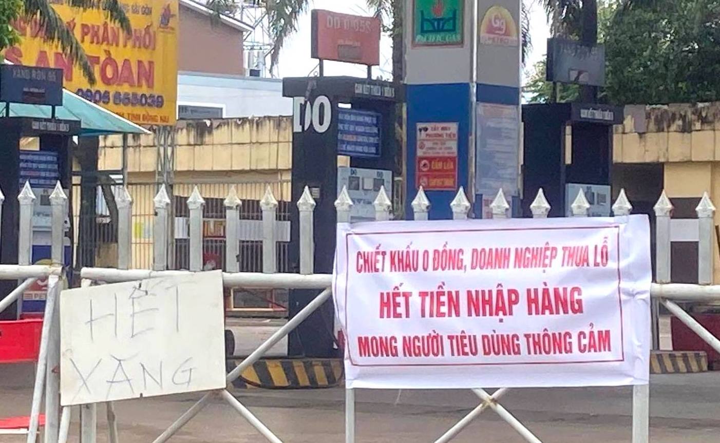 Nhiều PG88 Link Dễ Nhớ Pg88.com xăng dầu th&ocirc;ng b&aacute;o hết tiền nhập h&agrave;ng - Ảnh: VOV.