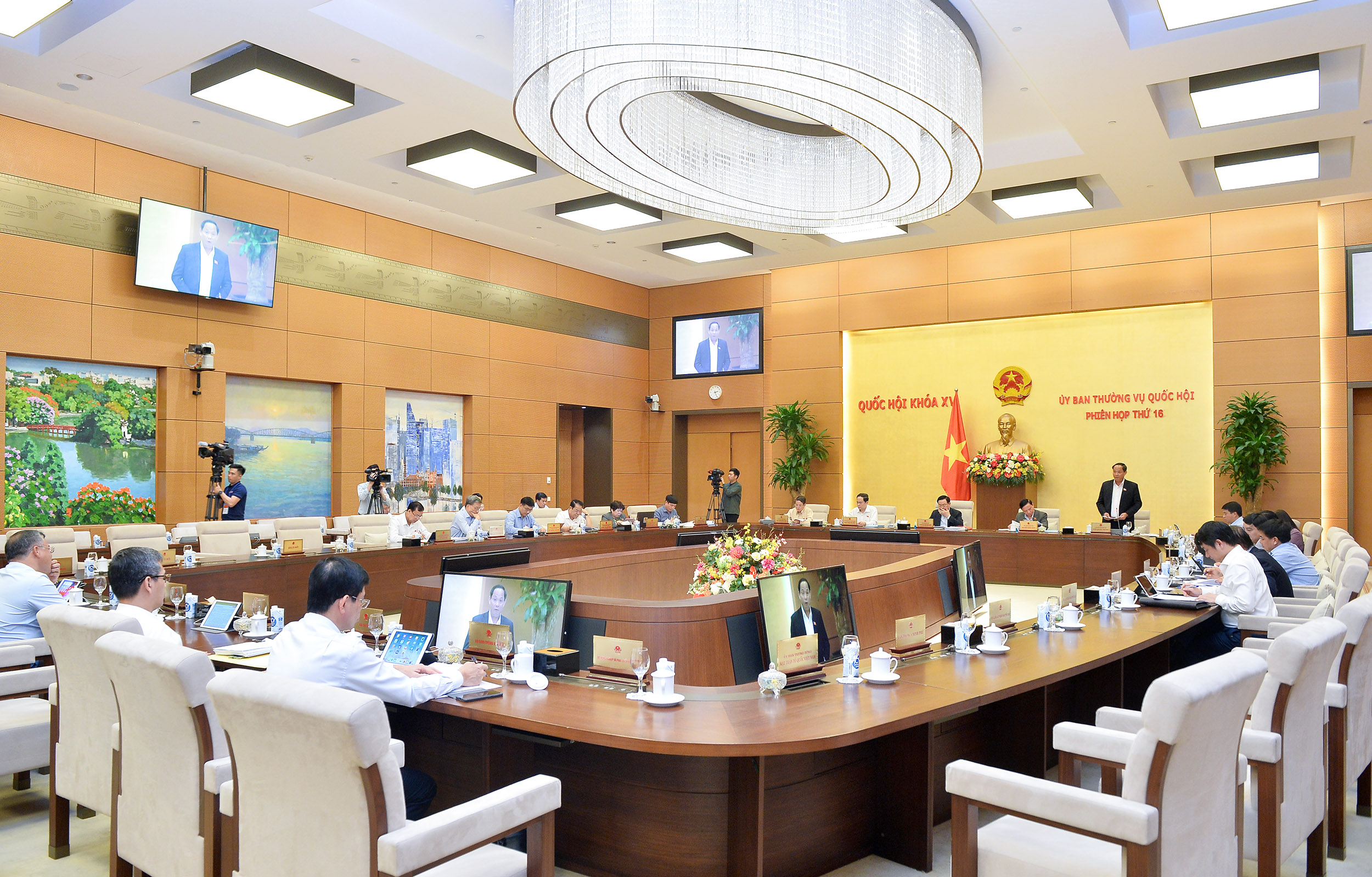 Đấu giá biển số xe ô tô: Không phải mục đích thu càng nhiều tiền càng tốt