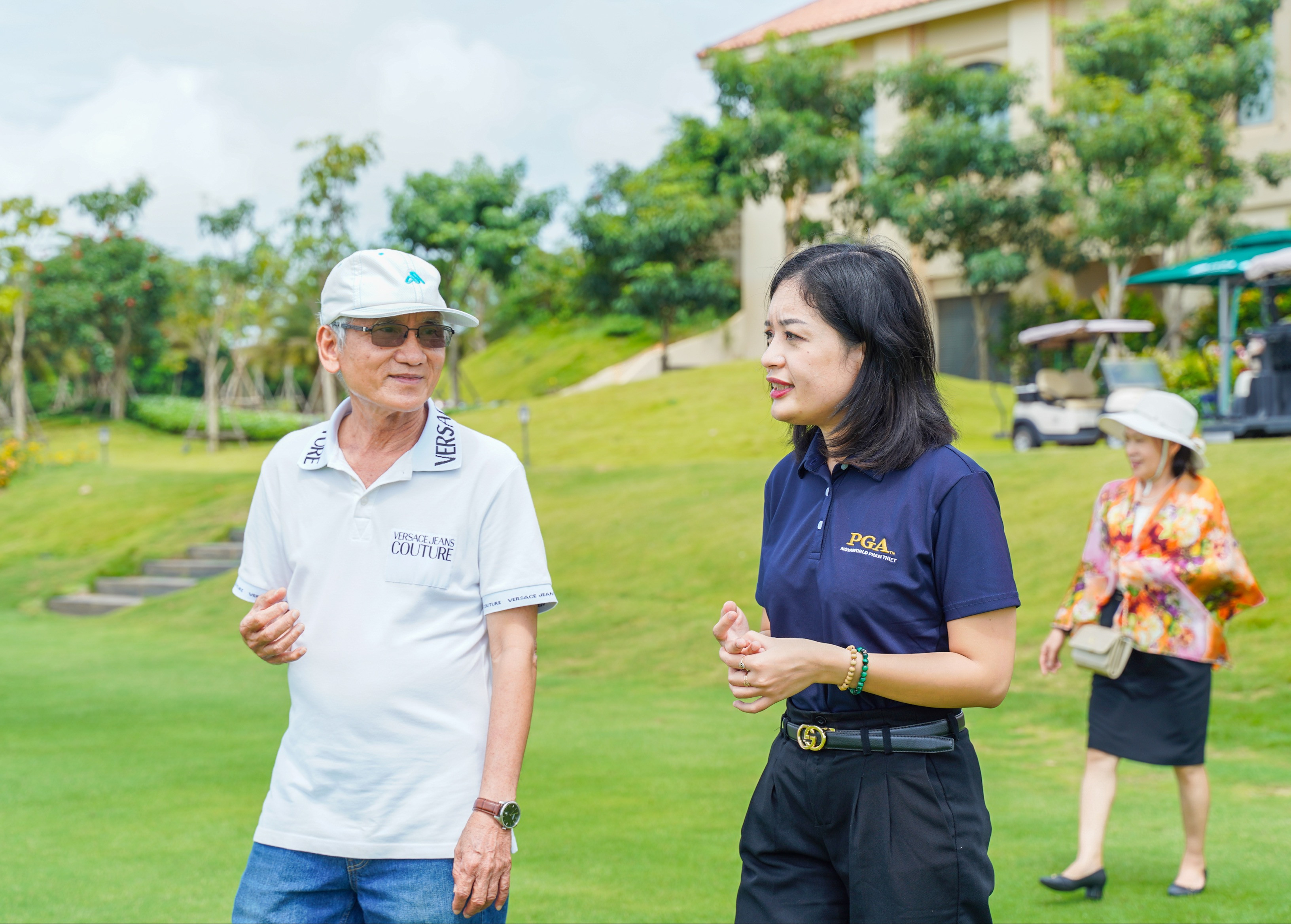 Chị Thuận Thi&ecirc;n trong một buổi trao đổi với nh&agrave; Pg88vn Trang Chủ Chính Thức của NovaWorld Phan Thiet về PGA Golf.