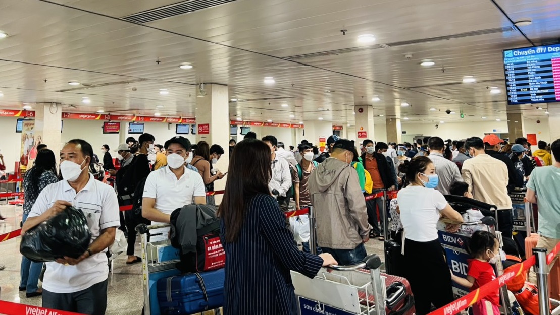 Lượng khách nội địa tăng trưởng tốt nhưng khách quốc tế vẫn hạn chế, nên hàng không gặp khó 