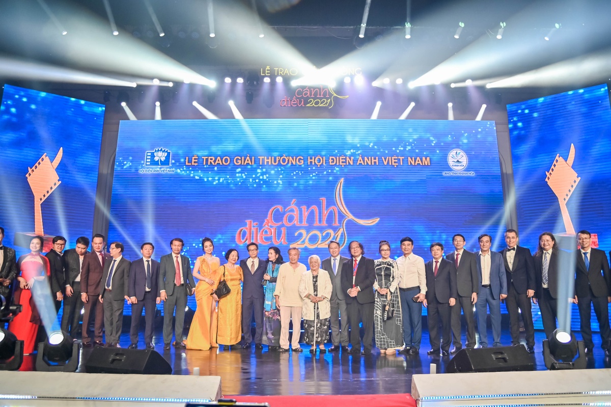 Lễ trao giải C&aacute;nh diều lần thứ 19 vừa diễn ra th&agrave;nh c&ocirc;ng tốt đẹp v&agrave;o trung tuần th&aacute;ng 9 vừa qua tại Nha Trang.