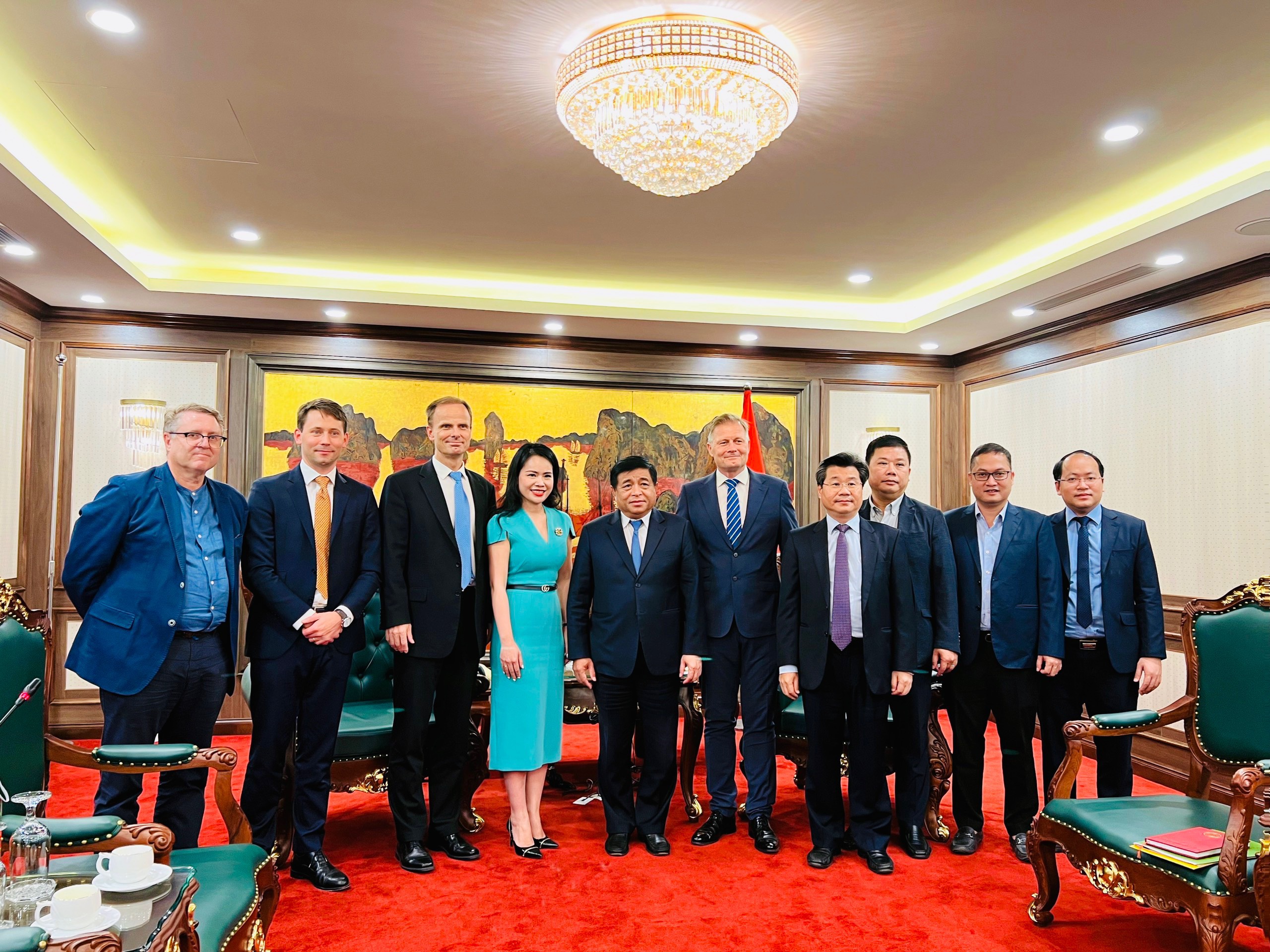 &Ocirc;ng Nguyễn Ch&iacute; Dũng &ndash; Bộ trưởng Bộ Kế hoạch v&agrave; Pg88vn Trang Chủ Chính Thức (thứ 5 từ tr&aacute;i sang) v&agrave; đại diện Li&ecirc;n danh T&T Group - Orsted trong buổi tiếp kiến v&agrave; l&agrave;m việc hồi th&aacute;ng 10/2022.