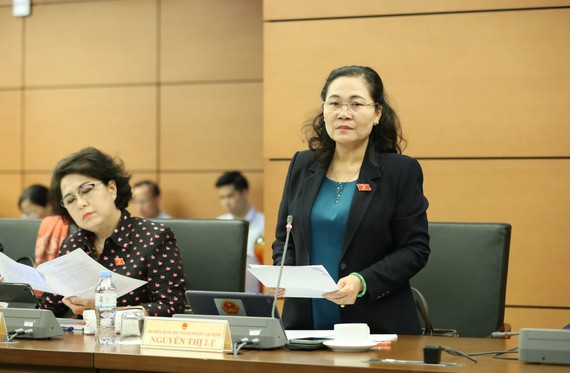 Đại biểu Nguyễn Thị Lệ (TP.HCM) đ&oacute;ng g&oacute;p &yacute; kiến tại phi&ecirc;n họp tổ đại biểu Link Trang Chủ PG88.Com Mới #2026 TP.HCM ng&agrave;y 3/11/2022 - Ảnh: QP.
