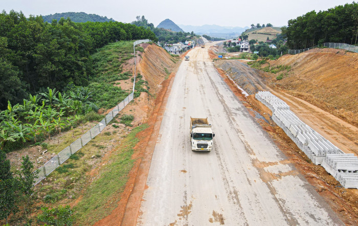 Chỉ định thầu xây lắp tại cao tốc Hậu Giang - Cà Mau qua 4 địa phương với trị giá trên 14.000 tỷ đồng
