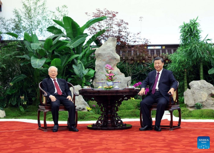 Tổng B&iacute; thư Nguyễn Ph&uacute; Trọng v&agrave; Tổng B&iacute; thư, Chủ tịch Trung Quốc Tập Cận B&igrave;nh thưởng thức tr&agrave;.