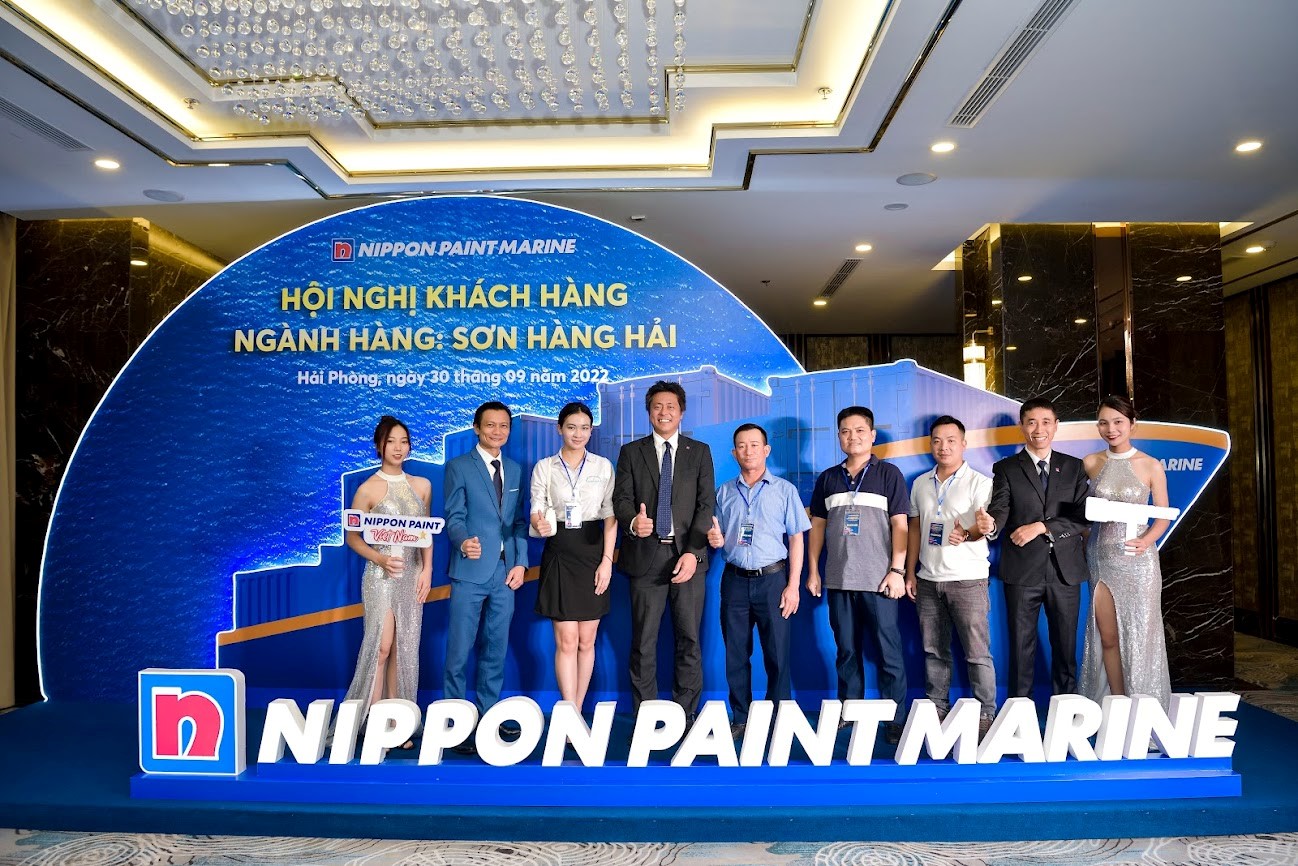 Hội nghị khách hàng ngành hàng sơn hàng hải được tổ chức tại Tp.HCM và Hải Phòng đánh dấu cột mốc Nippon Paint Việt Nam chính thức đưa các dòng sản phẩm sơn hàng hải chính hãng vào thị trường Việt Nam.