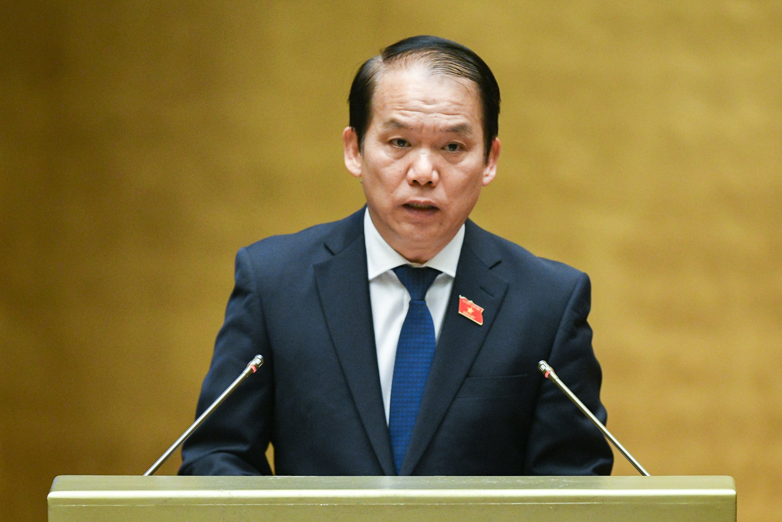 Chủ nhiệm Uỷ ban Ph&aacute;p luật của Link Trang Chủ PG88.Com Mới #2026 Ho&agrave;ng Thanh T&ugrave;ng giải tr&igrave;nh về vấn đề tăng lương cơ sở. Ảnh - Quochoi.vn.&nbsp;