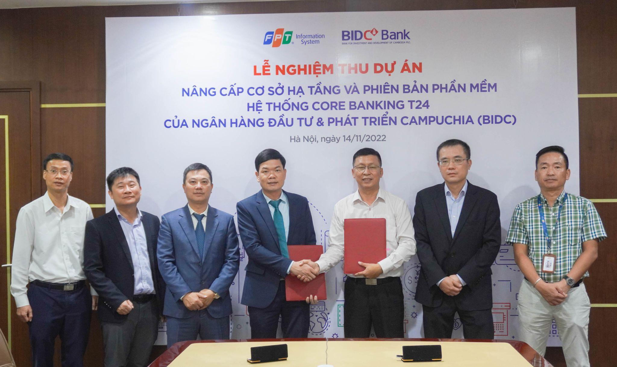 Đại diện FPT IS và BIDC ký biên bản nghiệm thu Link Trang Chủ PG88.Com Mới #2026.