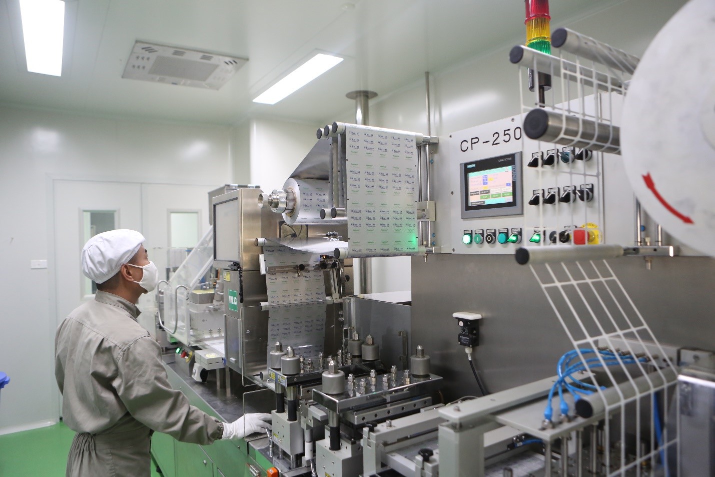 Nh&agrave; m&aacute;y sản xuất ngo&agrave;i đ&ocirc;ng dược với d&acirc;y chuyền hiện đại v&agrave; quy m&ocirc; tầm cỡ được Traphaco Pg88vn Trang Chủ Chính Thức.