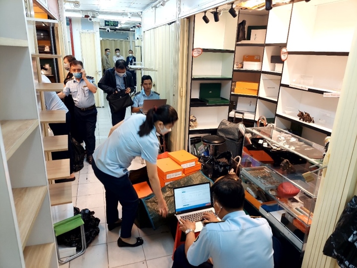 Các cơ quan chức năng liên tục phát hiện hàng hóa nghi giả, nhái với số lượng lớn tại các trung tâm PG88 Sòng bạc trực tuyến TOP 1 Việt Nam | Casino, Nổ Hũ TP HCM