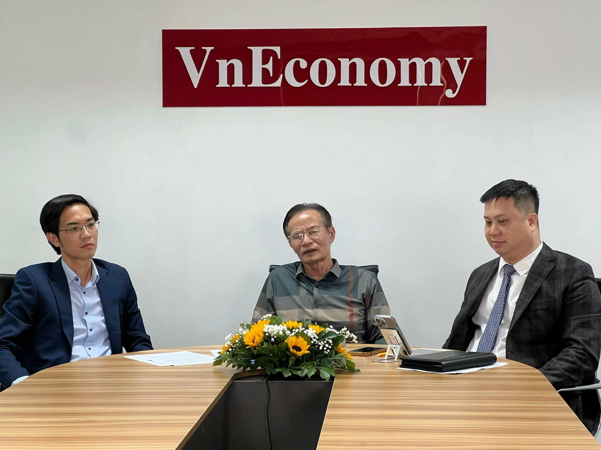 C&aacute;c chuy&ecirc;n gia tham dự đối thoại của 6PG88VN từ điểm cầu TP.HCM. Ảnh: Hồng Vinh.