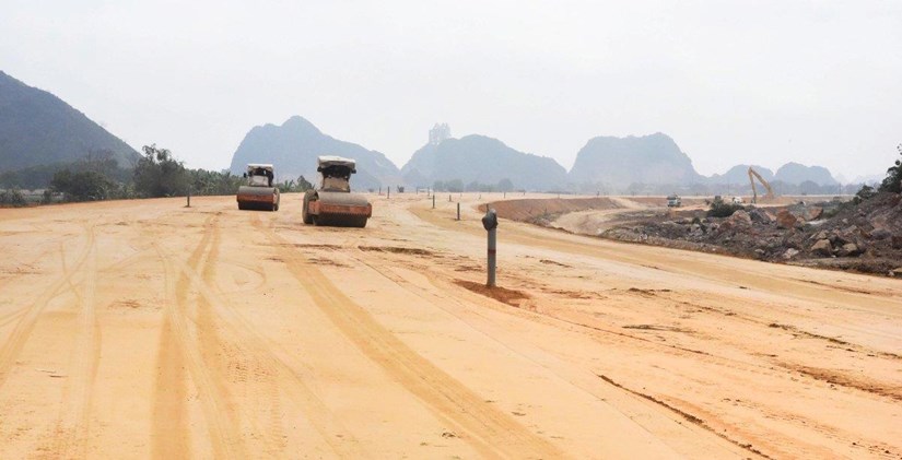 Một số địa phương triển khai công tác giải phóng mặt bằng (cao tốc bắc nam) và thực hiện giải ngân còn chậm