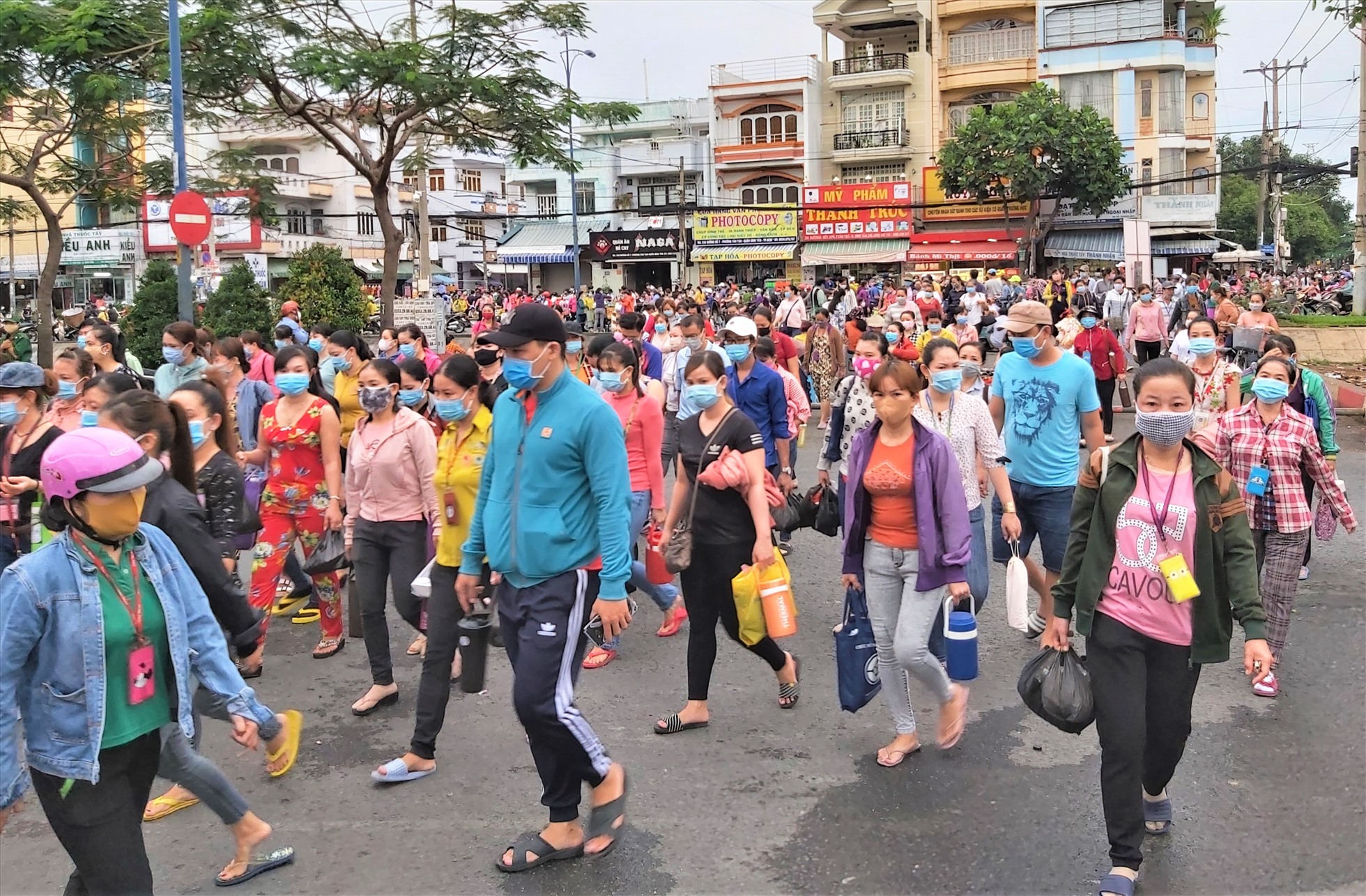 Công nhân, người PG88 Sòng bạc trực tuyến TOP 1 Việt Nam | Casino, Nổ Hũ đón Tết “ngon” vì đã có HD Saison