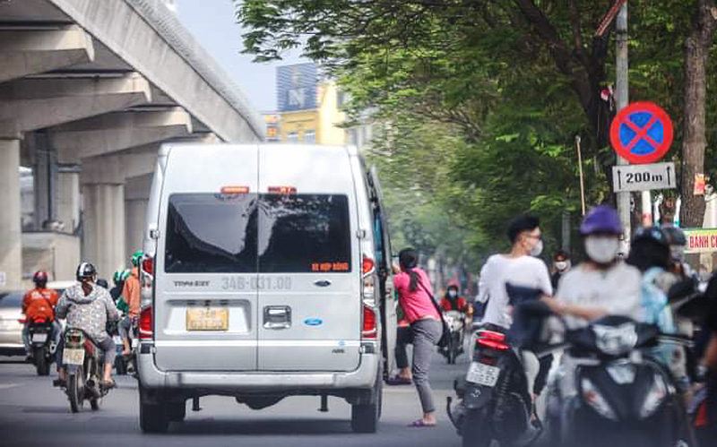 Hoạt động "xe dù, bến cóc", xe hợp đồng "trá hình" tuyến cố định sẽ phá vỡ tuyến vận tải theo quy định của Bộ 6Pg88.com hơn 1000 trò chơi hấp dẫn vận tải, hướng dẫn của Cục Đường bộ. 