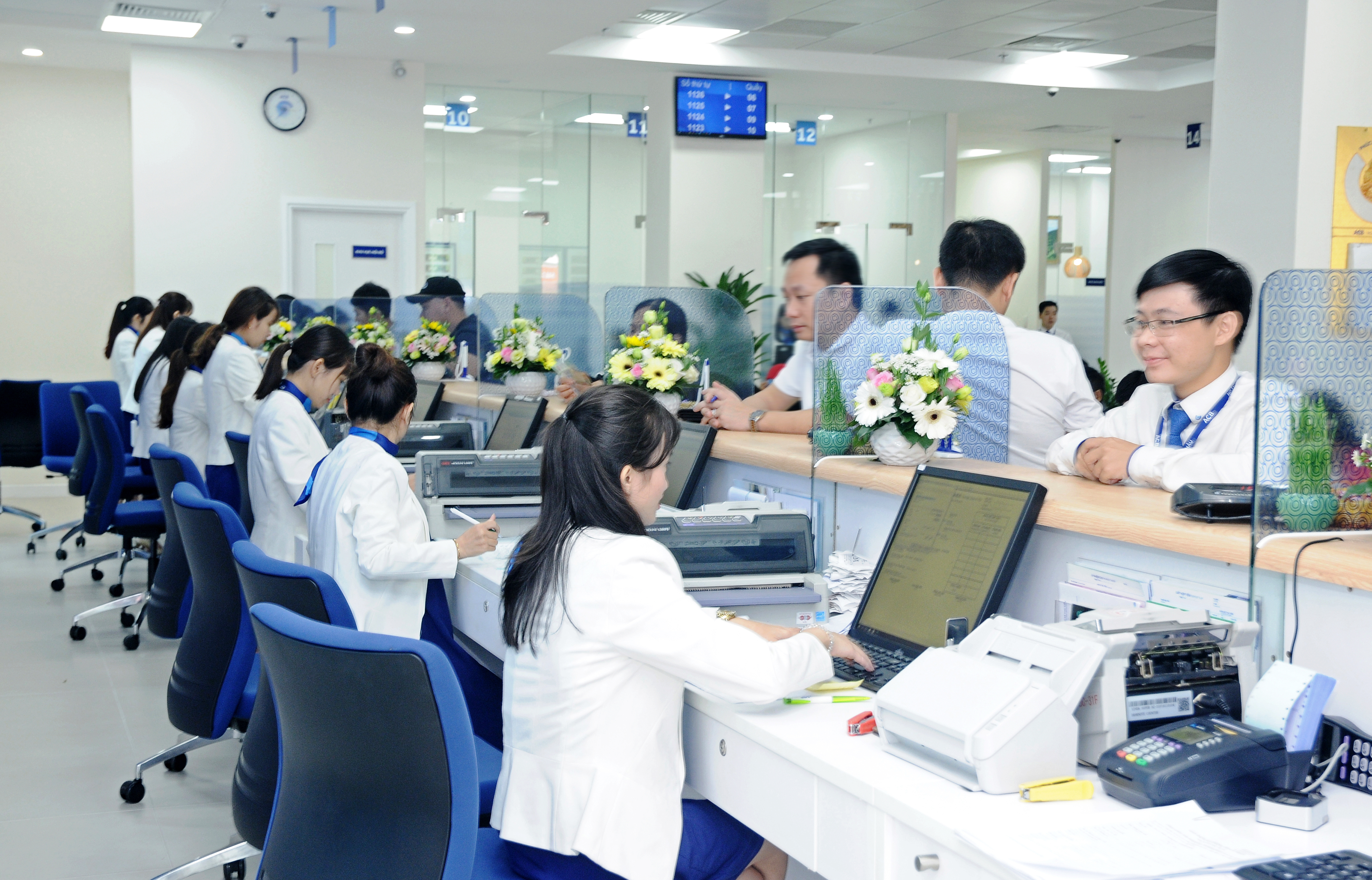 ACB giảm 1% lãi suất cho vay, áp dụng từ ngày 6/12/2022 đến hết tháng 1/2023.
