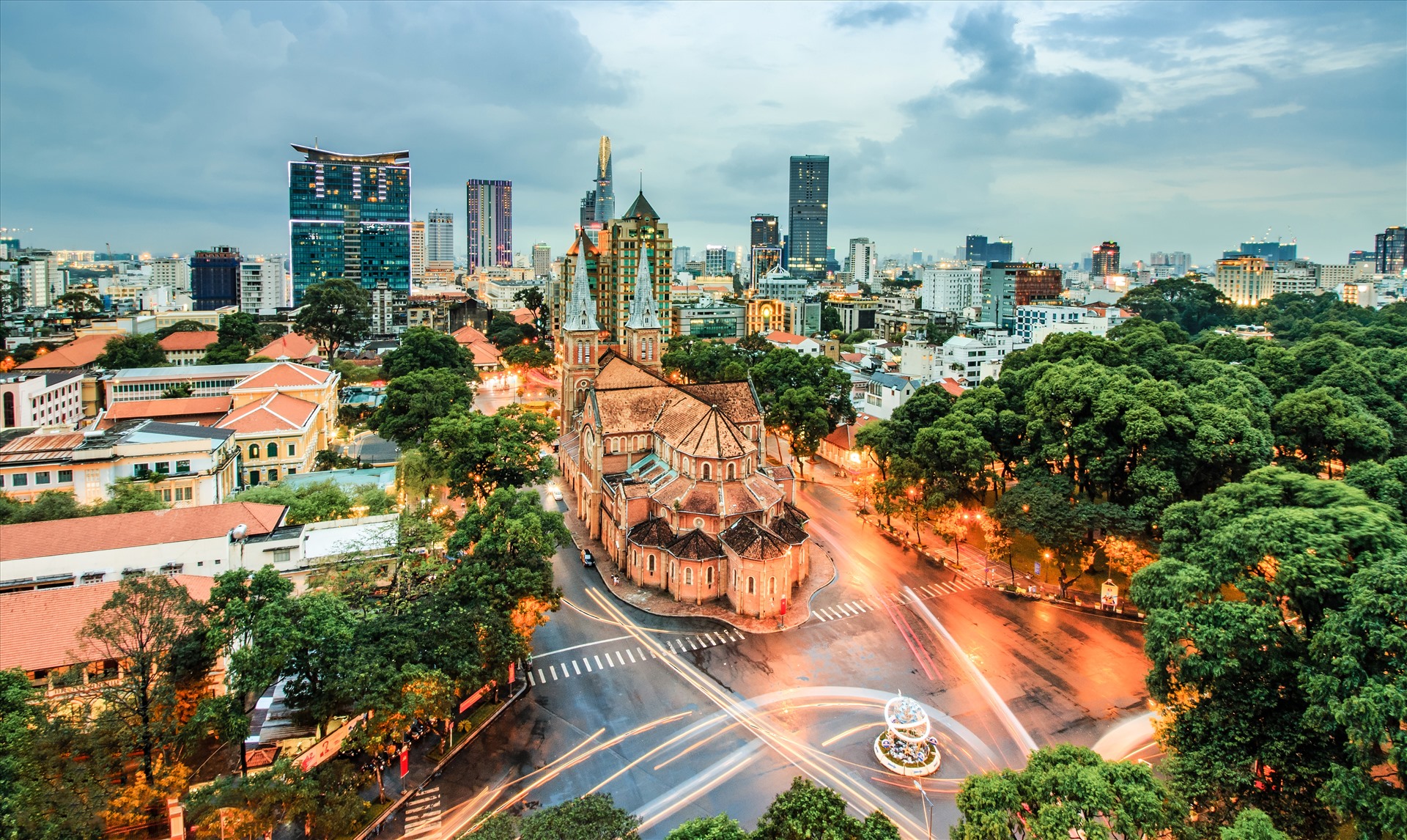 TP. Hồ Chí Minh được giao gần 51.800 tỷ đồng vốn đầu tư công năm 2022 nhưng đến nay vẫn còn 22.324 tỷ đồng, tương ứng 43,11% số vốn nằm chờ.