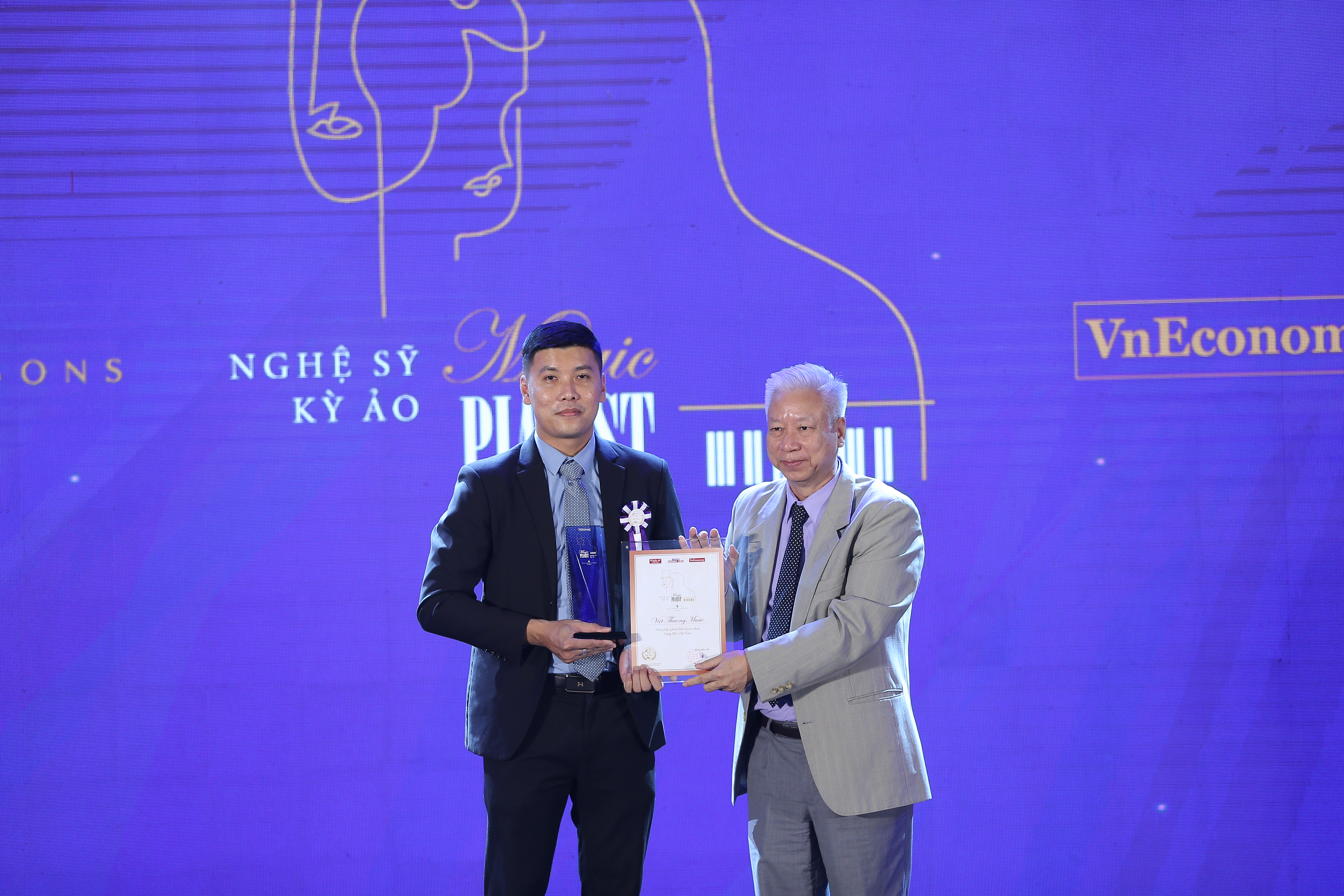 &Ocirc;ng Đ&agrave;o Quang B&iacute;nh, Tổng Gi&aacute;m đốc, Tổng Thư k&yacute; Tạp ch&iacute; Link Trang Chủ PG88.Com Mới #2026 Việt Nam trao kỷ niệm chương 