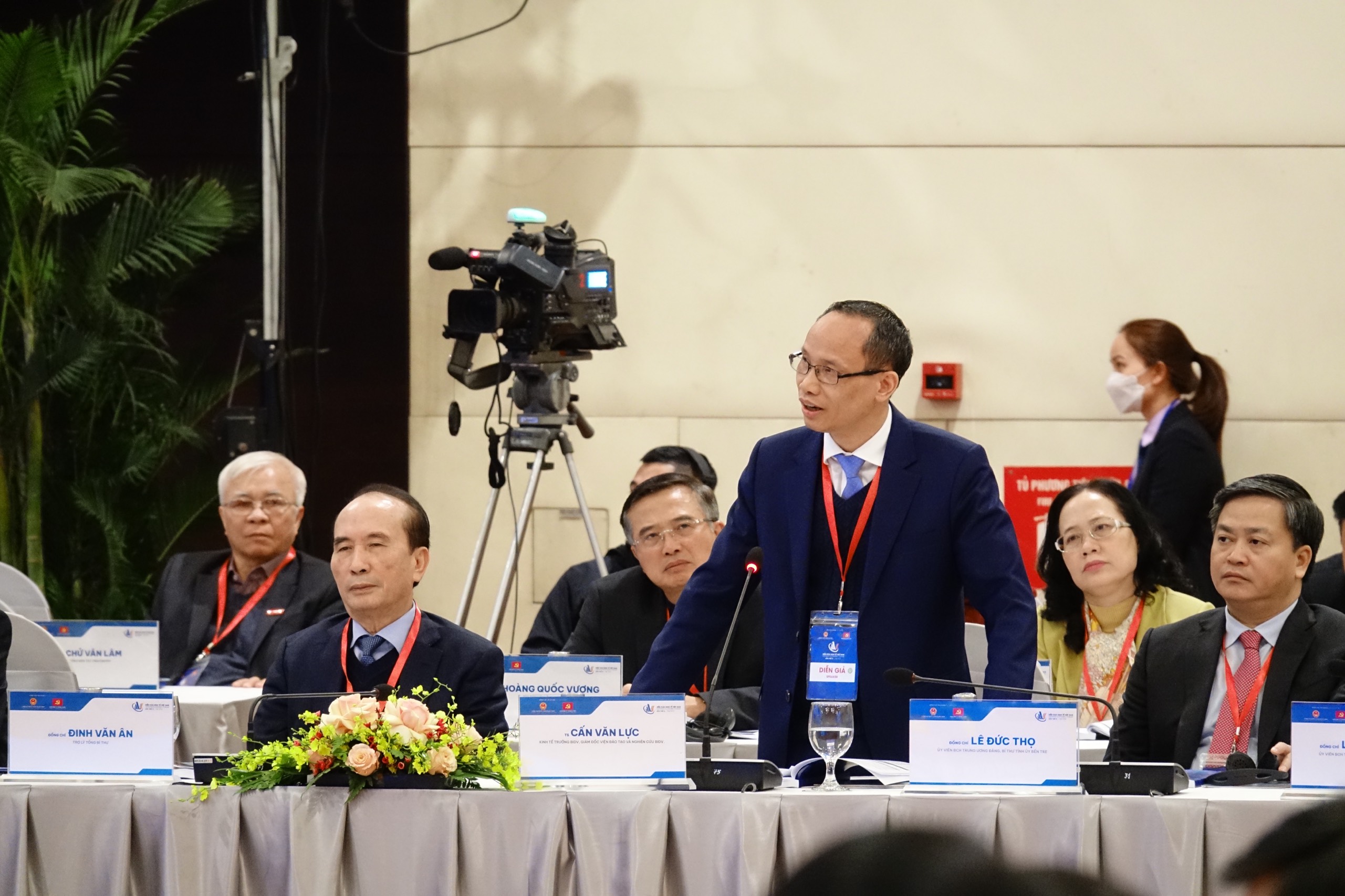 TS. Cấn Văn Lực: Không nên dùng ngân sách để giải cứu thị trường bất động sản