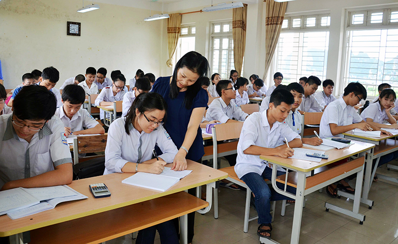 Nhiều địa phương miễn, giảm học phí cho học sinh