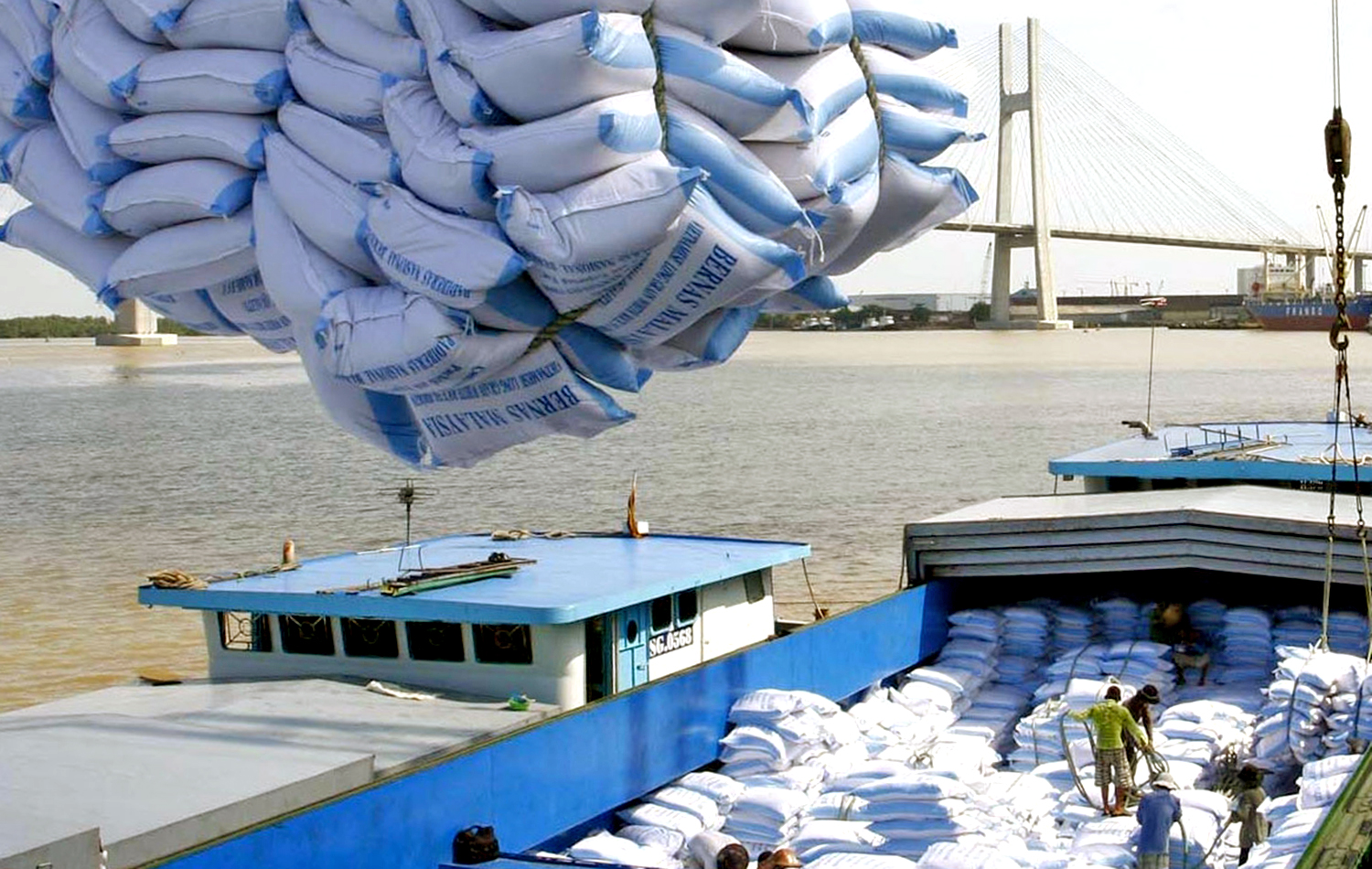 Đến ng&agrave;y 15/12, thu ng&acirc;n s&aacute;ch nh&agrave; nước vượt 19,8% dự to&aacute;n.