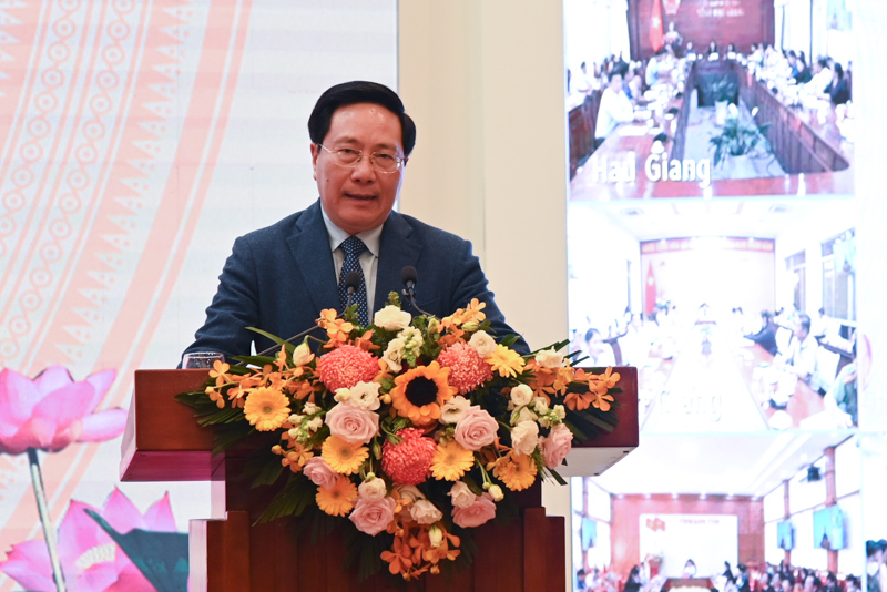 Phó Thủ tướng Phạm Bình Minh: Kiên quyết tránh tình trạng nợ đọng văn bản