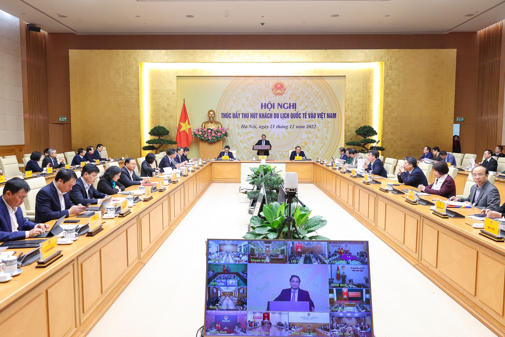 To&agrave;n cảnh hội nghị tại đầu cầu Ch&iacute;nh phủ - Ảnh: VGP