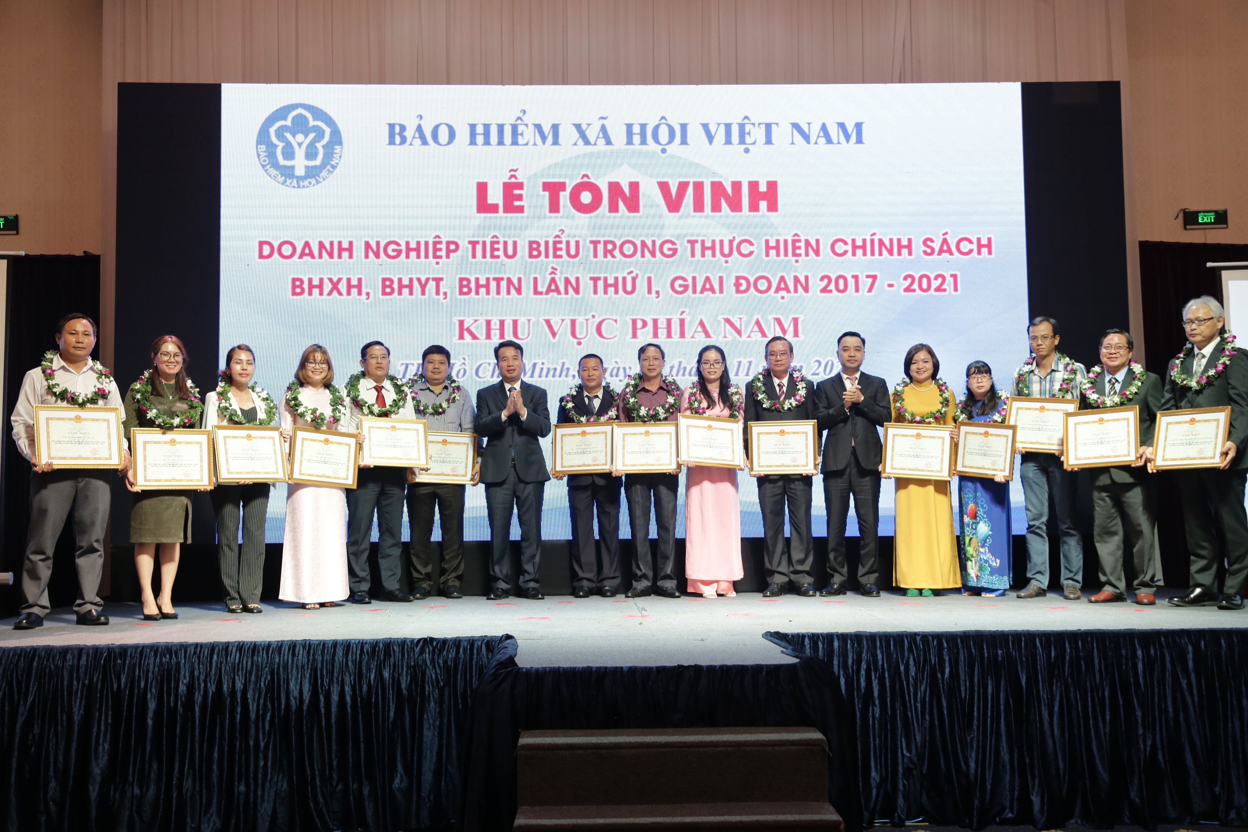 Năm 2022 l&agrave; năm đầu ti&ecirc;n tổ chức Lễ t&ocirc;n vinh PG88 Link Dễ Nhớ Pg88.com ti&ecirc;u biểu tr&ecirc;n cả nước trong thực hiện ch&iacute;nh s&aacute;ch, ph&aacute;p luật về bảo hiểm.