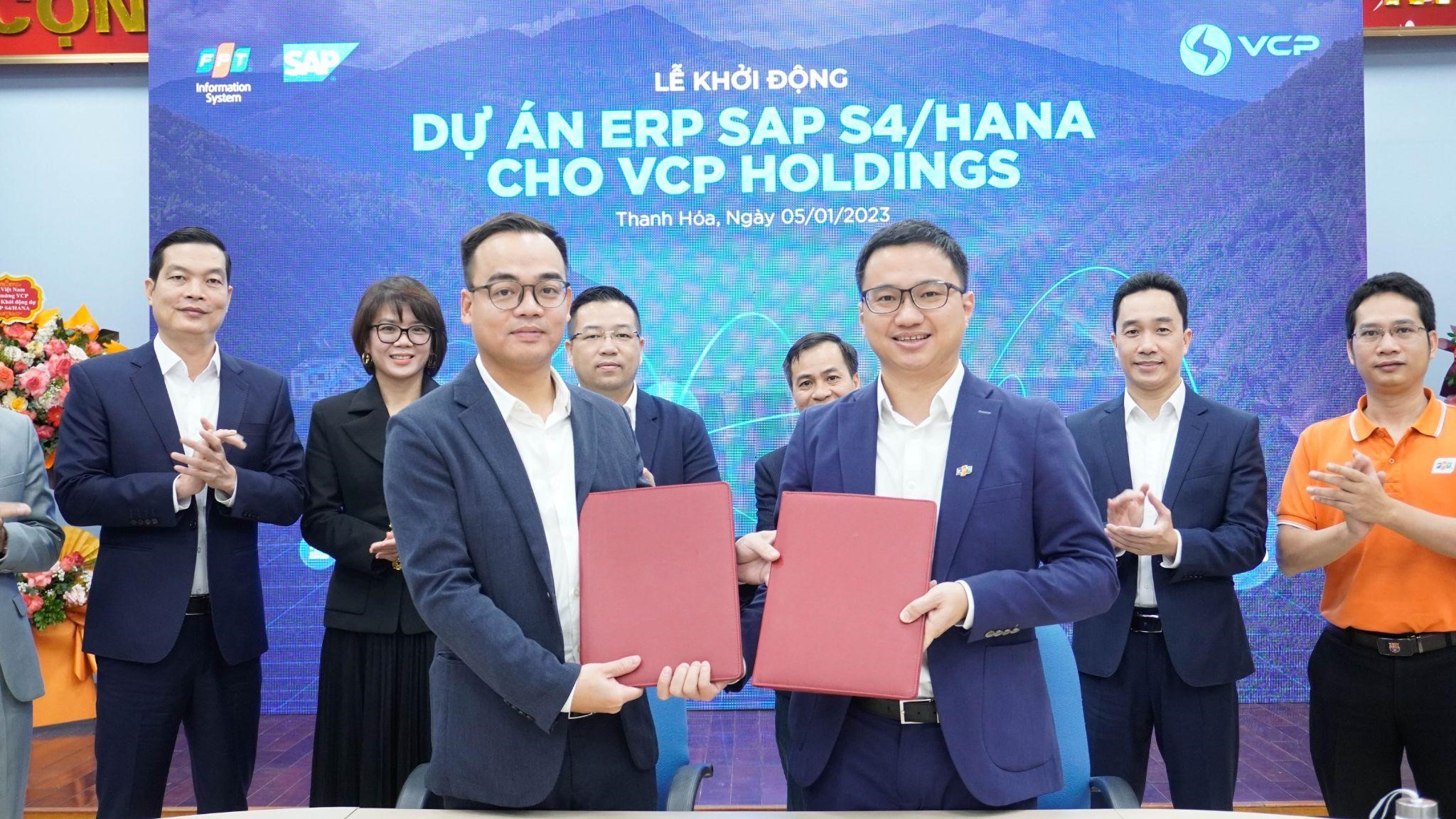 Đại diện VCP Holdings và FPT IS ký cam kết triển khai Link Trang Chủ PG88.Com Mới #2026.
