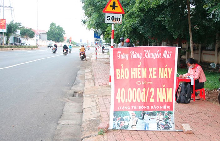 Phổ biến tình trạng bán giấy chứng nhận bảo hiểm xe máy không đảm bảo điều kiện. 