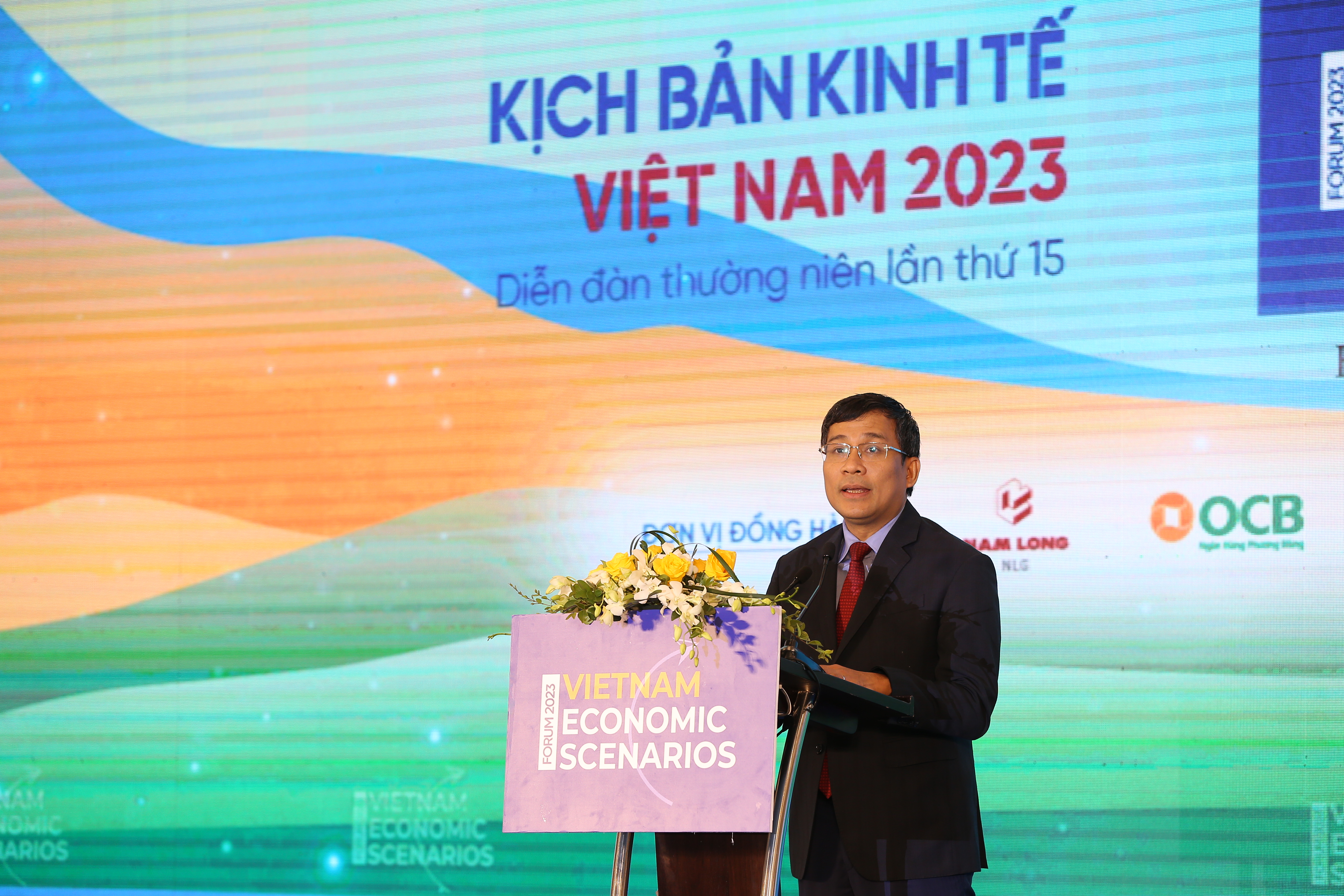 Thứ trưởng Thường trực Bộ Ngoại giao Nguyễn Minh Vũ nhấn mạnh,&nbsp;chủ đề của Diễn đ&agrave;n lần n&agrave;y l&agrave;&nbsp;&ldquo;Tối ưu nguồn lực, Vượt qua th&aacute;ch thức&rdquo; thực sự rất ph&ugrave; hợp với bối cảnh thế giới trong &ldquo;nguy&rdquo; c&oacute; &ldquo;cơ&rdquo; nhưng &ldquo;nguy&rdquo; nhiều hơn &ldquo;cơ&rdquo; hiện nay. Điều n&agrave;y thậm ch&iacute; c&ograve;n &yacute; nghĩa hơn một chủ đề, m&agrave; l&agrave; khẩu hiệu h&agrave;nh động rất thức thời cho tất cả c&aacute;c ng&agrave;nh v&agrave; PG88 Link Dễ Nhớ Pg88.com.