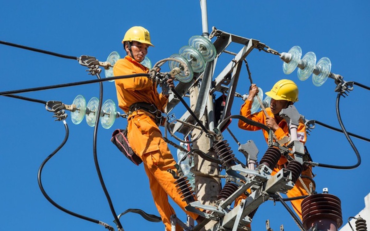 EVN cho biết sẽ đầu tư để nâng cấp lưới điện trong năm 2023