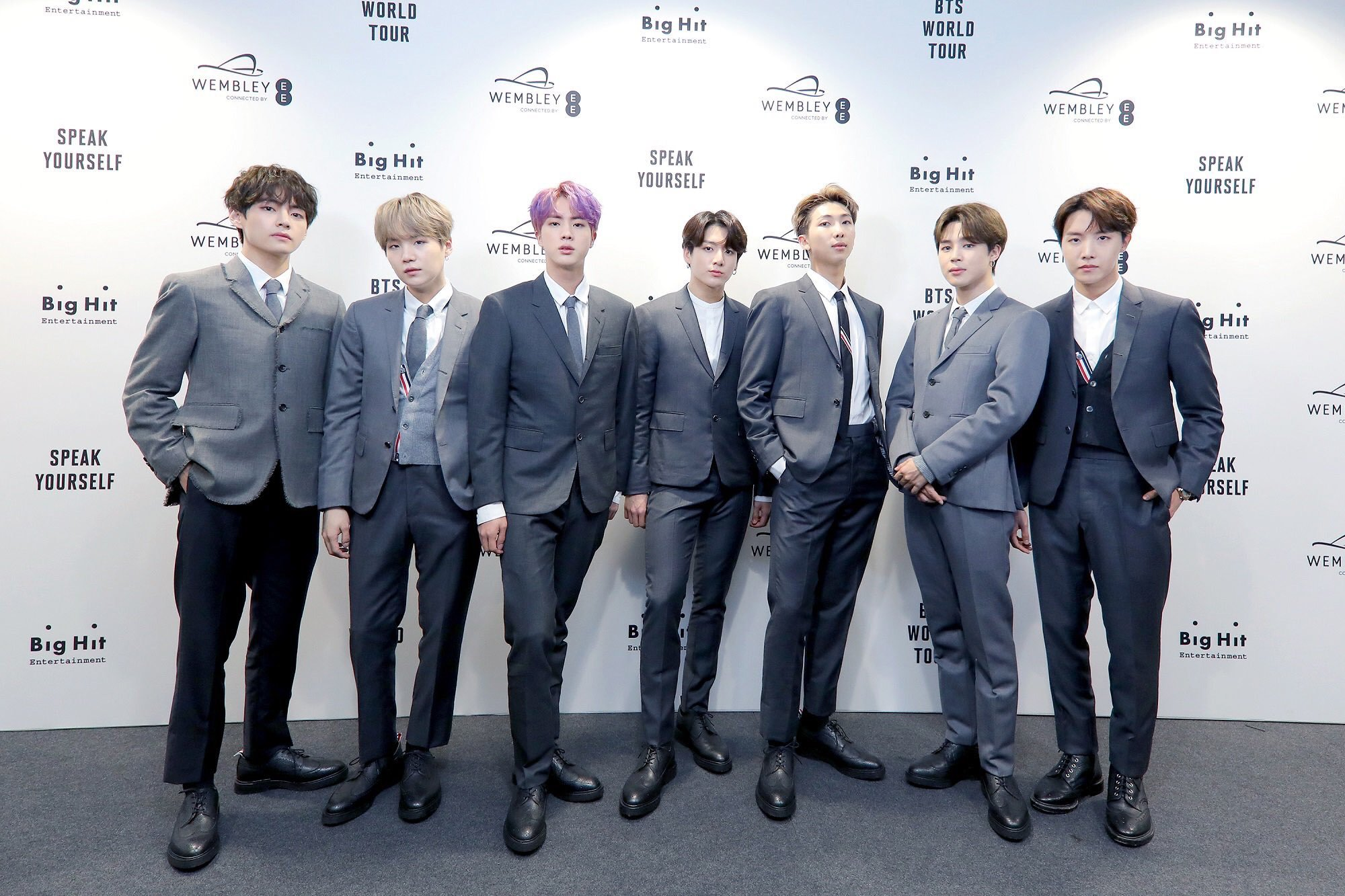 C&aacute;c ng&ocirc;i sao H&agrave;n Quốc cũng rất chăm chỉ diện c&aacute;c thiết kế của&nbsp;Thom Browne, nhờ đ&oacute; tăng độ nh&acirc;n diện thương hiệu ra to&agrave;n ch&acirc;u &Aacute;.
