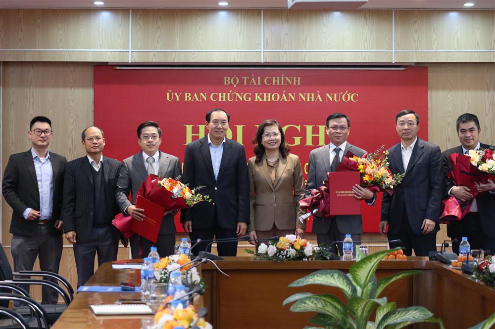 Ủy ban 6Pg88.com nhà cái Nhà nước bổ nhiệm ba lãnh đạo mới sáng 2/2/2023.