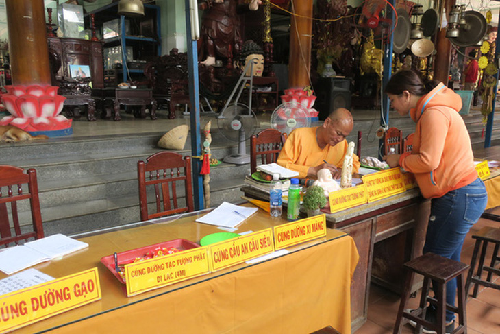 Minh bạch thu chi, ngăn “mập mờ” quản lý tiền công đức