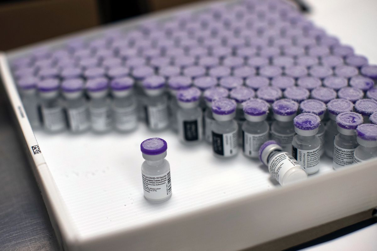 Vaccine Covid-19 gi&uacute;p h&atilde;ng đem về gần 38 tỷ USD, tăng 3% so với năm 2021.