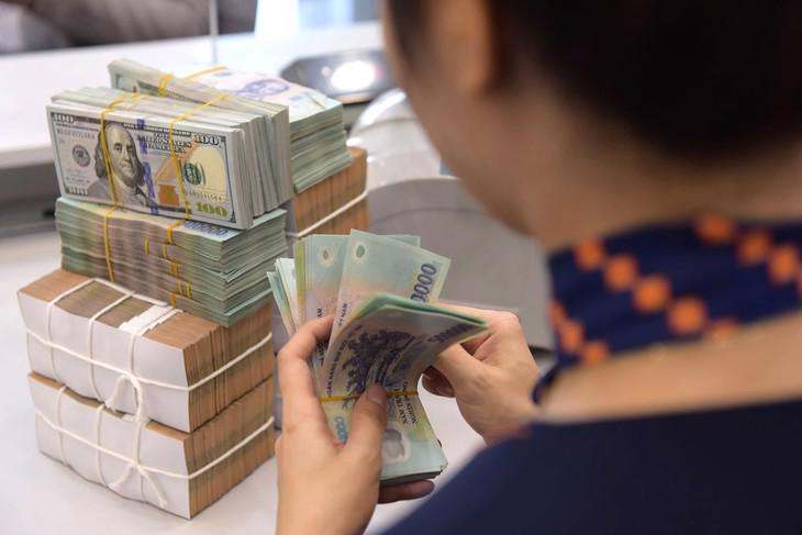 Lãi suất tái chiết khấu giảm 1%.