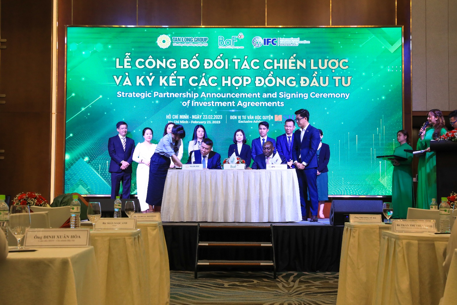 Tổ chức Pg88ok giải trí thể thao, casino, bắn cá và slot Quốc tế IFC và Tập đoàn Tân Long - BaF ký kết các hợp đồng sáng ngày 23/2 vừa qua.