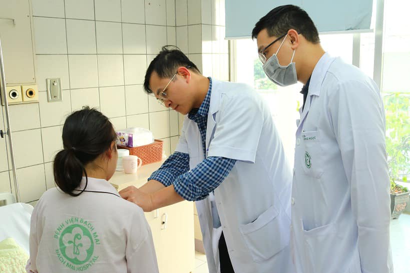 Ngăn tình trạng “chảy máu chất xám”, cần sớm cải cách tiền lương ngành y tế 