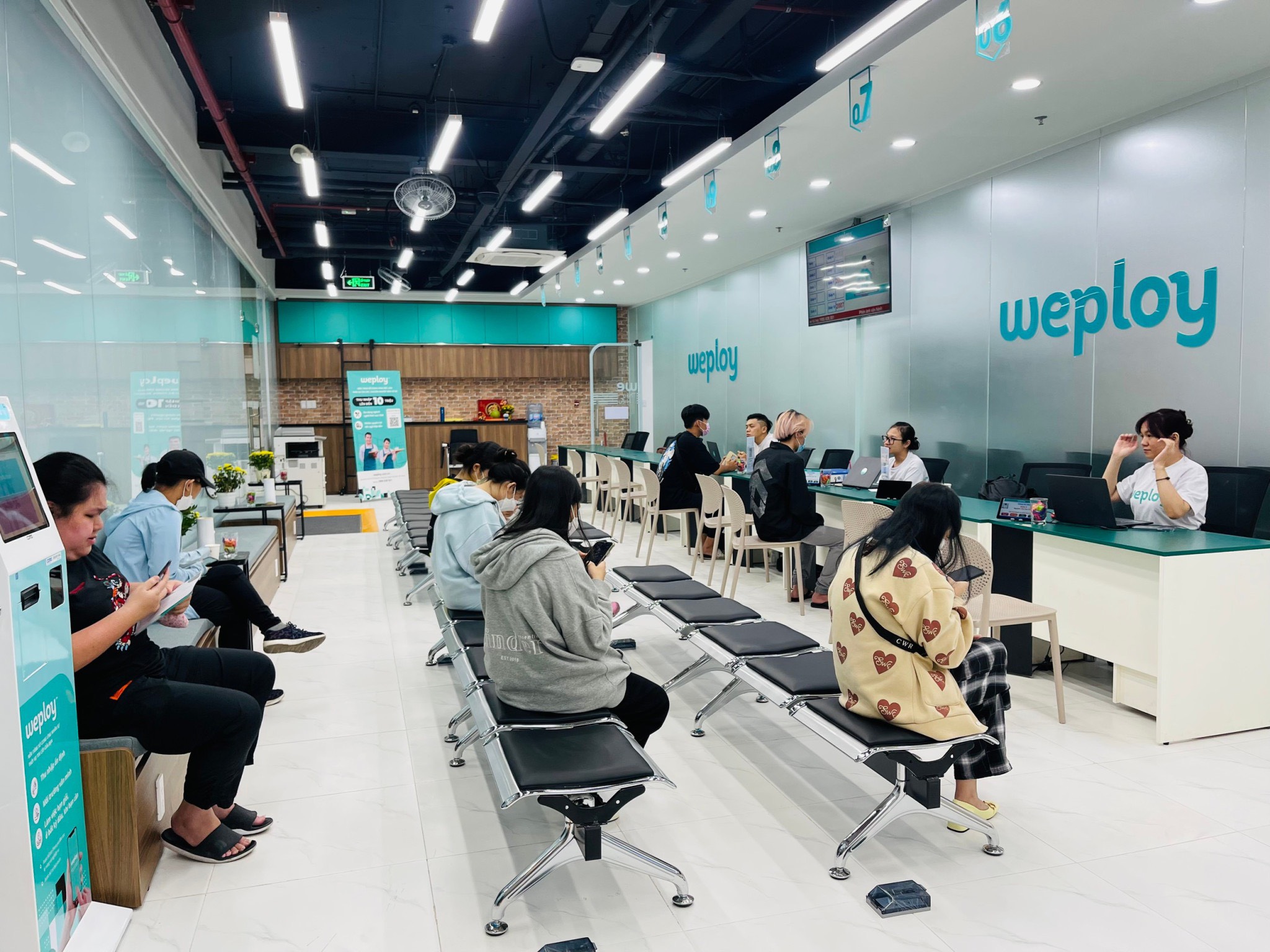 Văn ph&ograve;ng tuyển dụng của Weploy tọa lạc tại quận T&acirc;n B&igrave;nh, Tp.HCM.