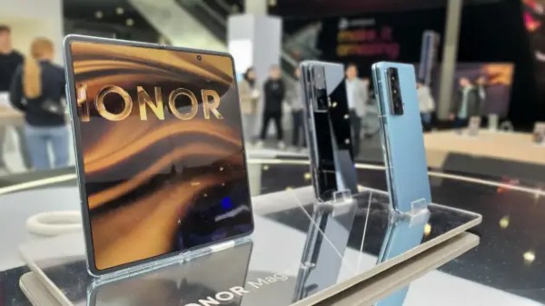 Các hãng smartphone Trung Quốc liên tiếp tung ra điện thoại gập thách thức Samsung