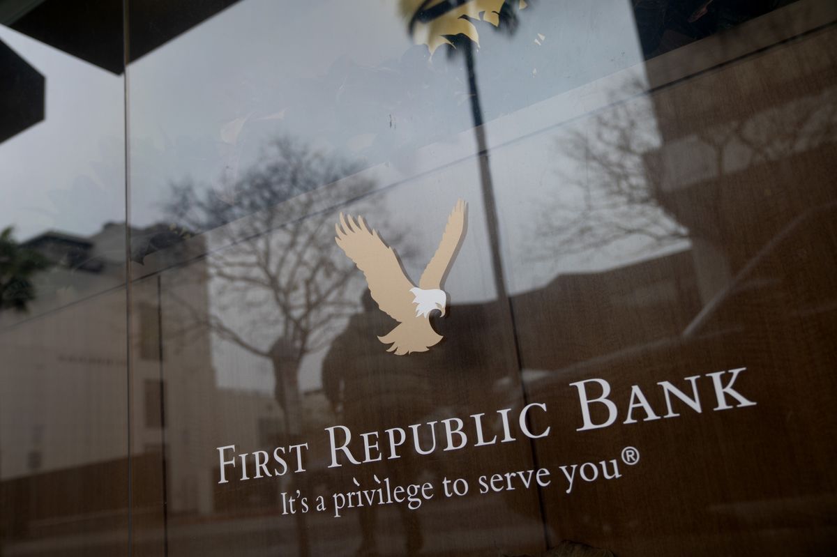 11 88PG88 ưu đãi hấp dẫn mỗi ngày Mỹ bơm 30 tỷ USD cứu First Republic Bank