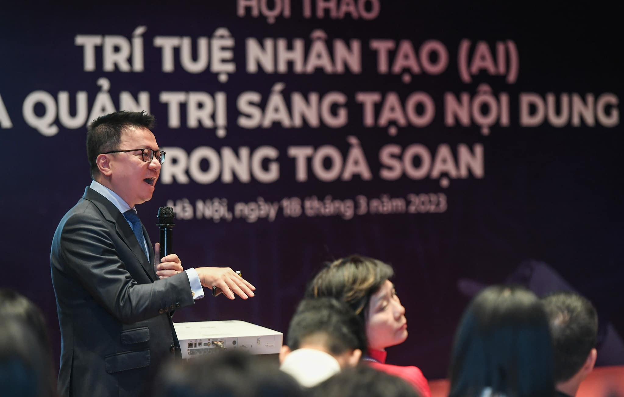 &Ocirc;ng L&ecirc; Quốc Minh, Tổng Bi&ecirc;n tập B&aacute;o Nh&acirc;n d&acirc;n, Ph&oacute; Trưởng Ban Tuy&ecirc;n gi&aacute;o Trung ương, Chủ tịch Hội Nh&agrave; b&aacute;o Việt&nbsp; Nam: 