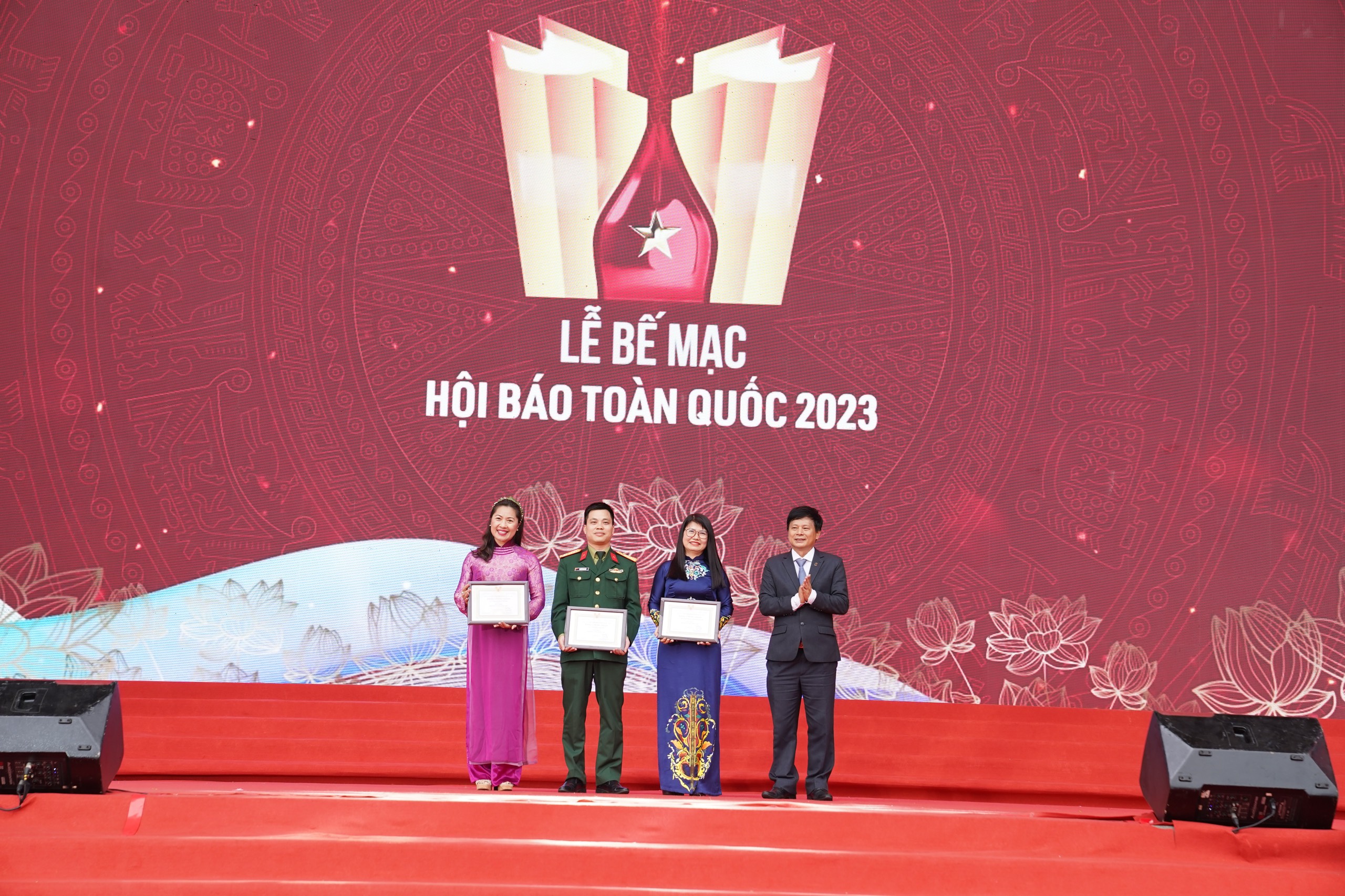 Tạp ch&iacute; Link Trang Chủ PG88.Com Mới #2026 Việt Nam vinh dự được Ban Tổ chức trao Giải Ấn tượng Hội b&aacute;o to&agrave;n quốc 2023.
