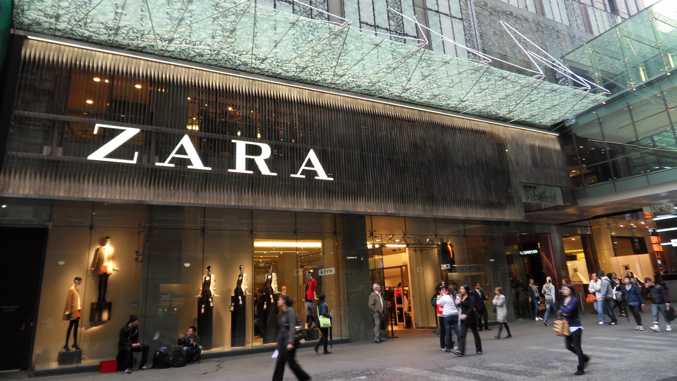 Inditex đang nhắm mục ti&ecirc;u đưa ph&aacute;t thải về mức zero r&ograve;ng v&agrave;o năm 2040.