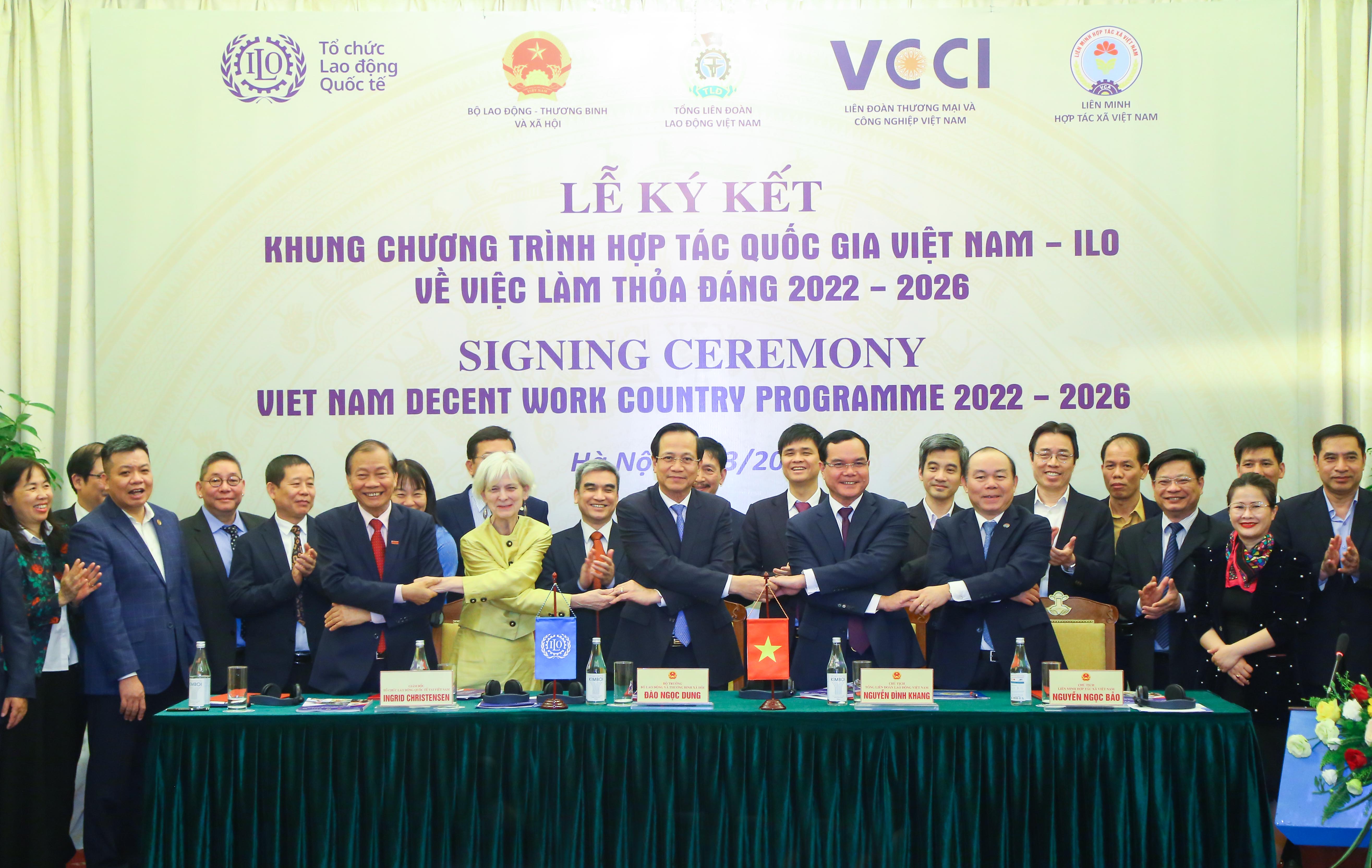Đ&acirc;y l&agrave; Khung Chương tr&igrave;nh Quốc gia về Việc l&agrave;m thỏa đ&aacute;ng lần thứ tư của Việt Nam. Ảnh - MOLISA.&nbsp;