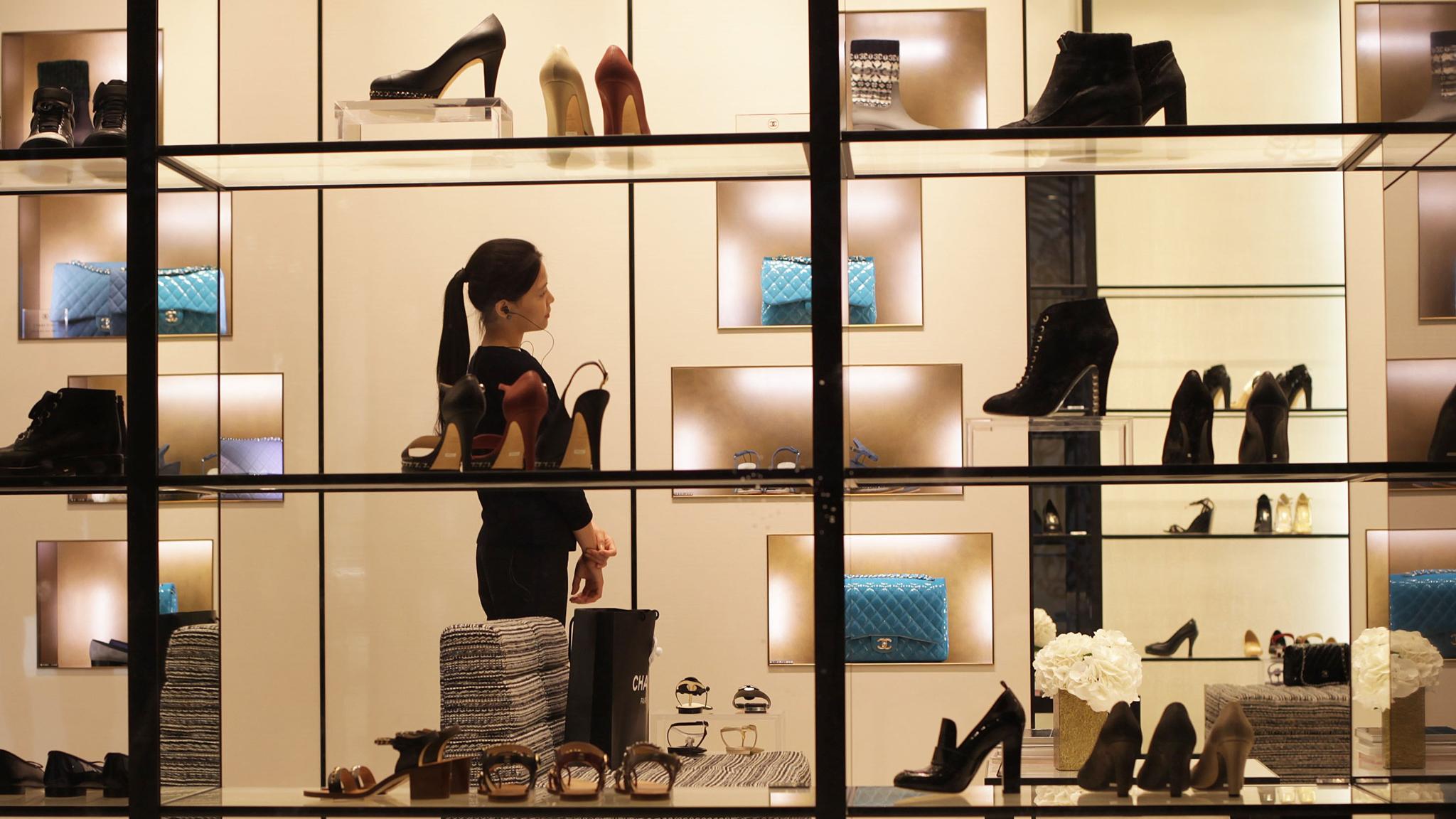 L&yacute; do lớnkhiến LVMH để &yacute; đến H&agrave;n Quốc, đ&oacute; l&agrave; quốc gia n&agrave;y l&agrave; cửa ng&otilde; v&agrave;o ch&acirc;u &Aacute;.