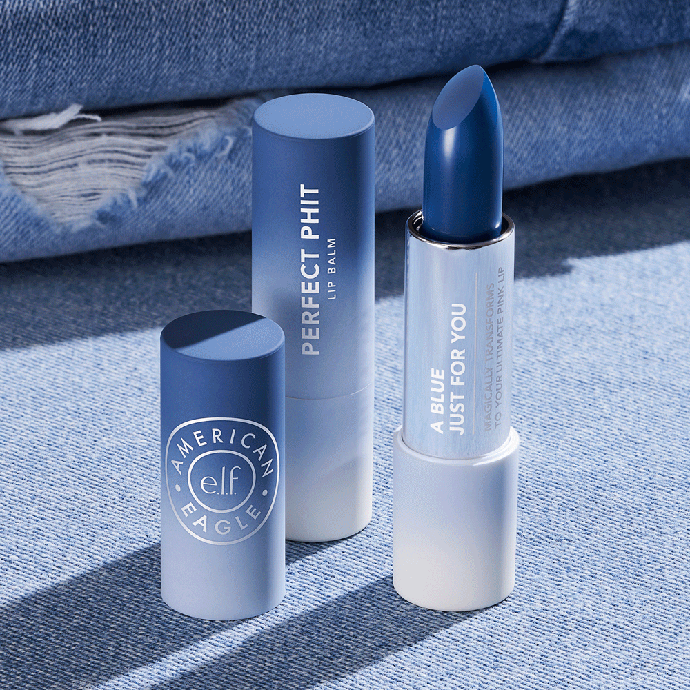 Bộ sưu tập l&agrave; th&agrave;nh quả hợp t&aacute;c giữa mỹ phẩm Elf Beauty v&agrave; thương hiệu thời trang American Eagle.